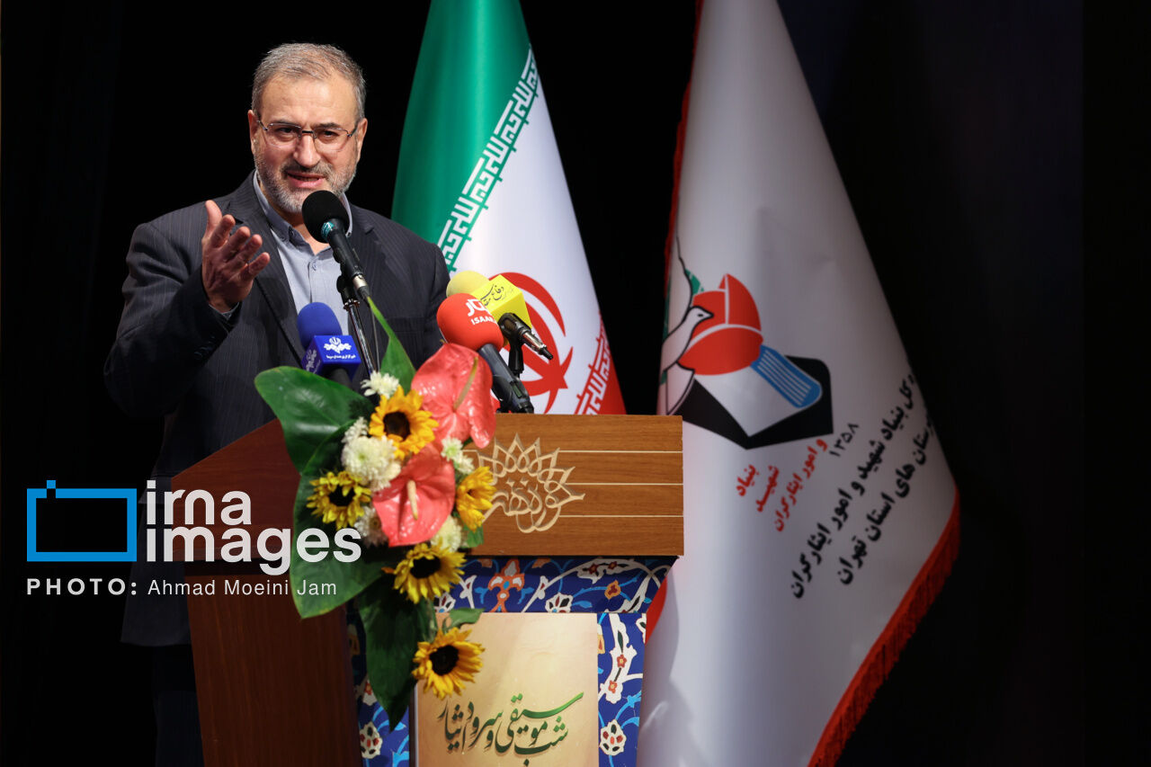 تجلیل از مفاخر موسیقی ایثار/ سلیمانی:انتقال پیام ایثار و شهادت با موسیقی، معنادارتر میشود