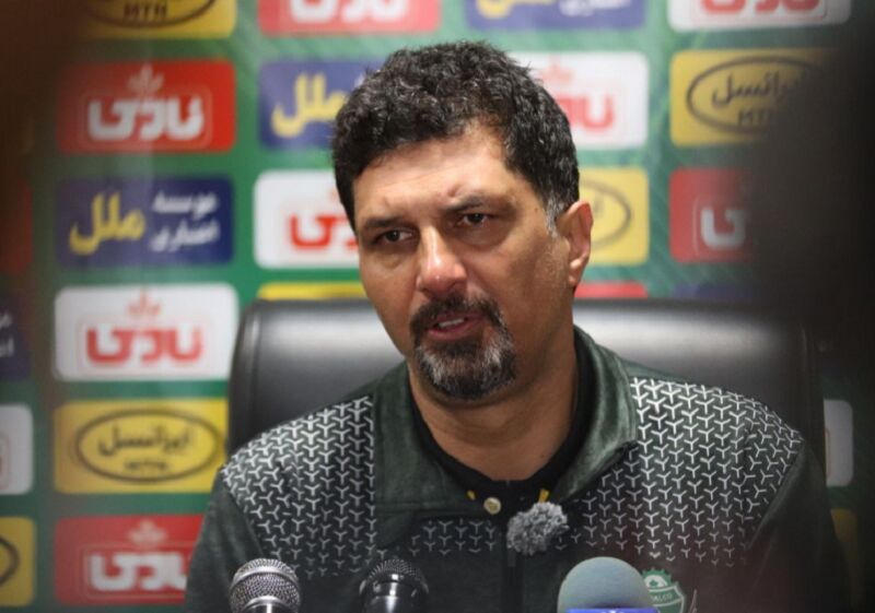 حسینی: بازیکن ما بچگانه به حریف کادو داد/ فوتبال پلیاستیشن نیست