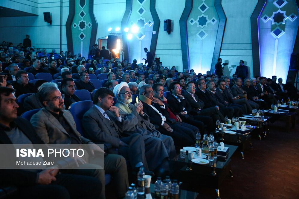 افتتاح بزرگترین نیروگاه خورشیدی کشور
