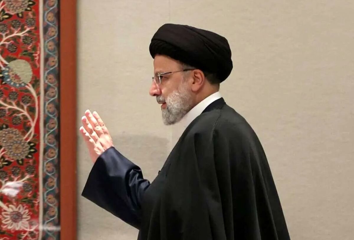 | بذرپاش: قطعاتی از پیکر شهید رئیسی در محل حادثه مانده است!