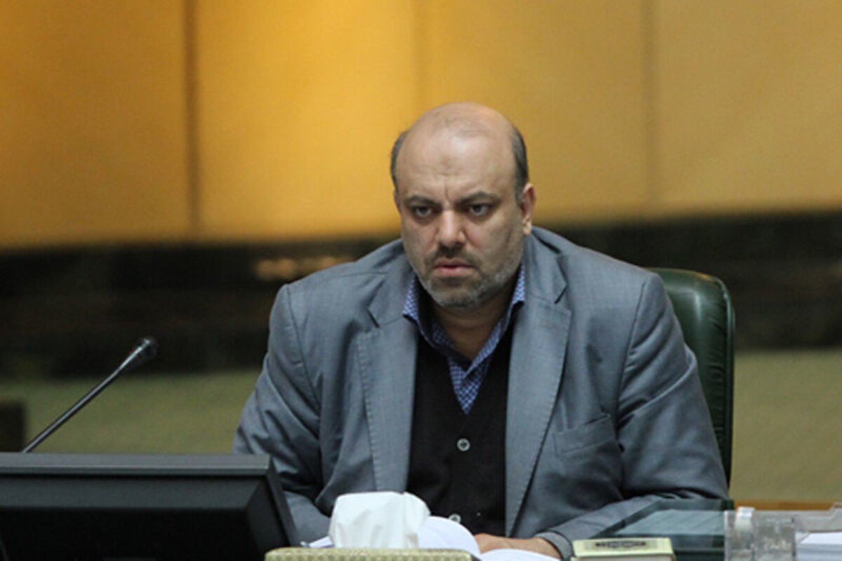 | اظهارنظر جنجالی نماینده مجلس درباره مولانا: یک سطر شعر فارسی هم ندارد / مولانا دستپروده مکتب تبریز است