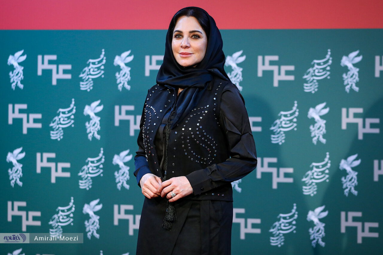 تصاویر | قابهایی ماندگار از فتوکال فیلم «سرزمین فرشتهها» در جشواره فیلم فجر با حضور بازیگر خارجی فیلم