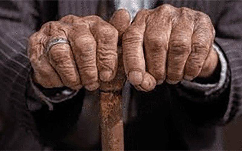 توصیه وزارت بهداشت برای سالمندان در شرایط جنگی / پیگیری اخبار را محدود کنید