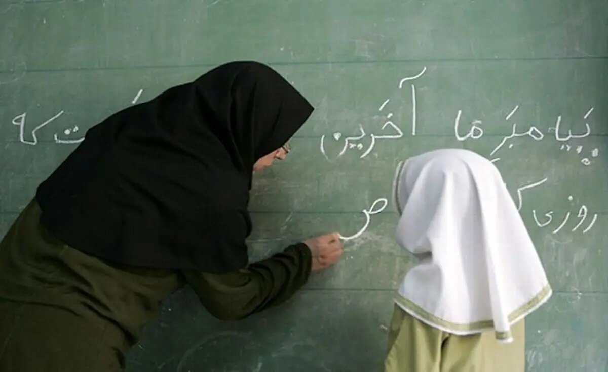 آزمون استخدامی ۱۴۰۴ زیر تیغ انتقاد/ کیفیت آموزش و پرورش قربانی بیتدبیری/ «بسیاری از داوطلبان در لحظه آخر متوجه شدند که واجد شرایط نیستند»
