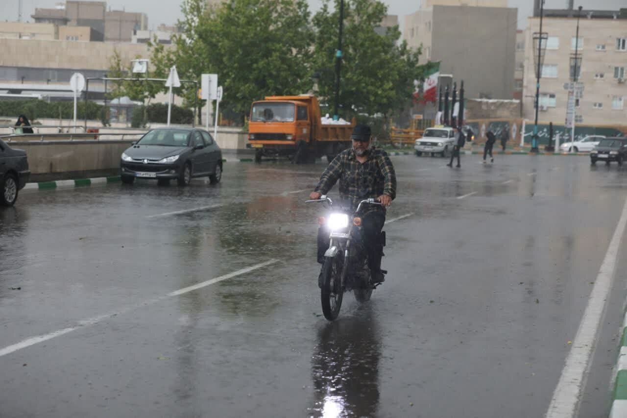 آبگرفتگی در بخش‌هایی از مشهد