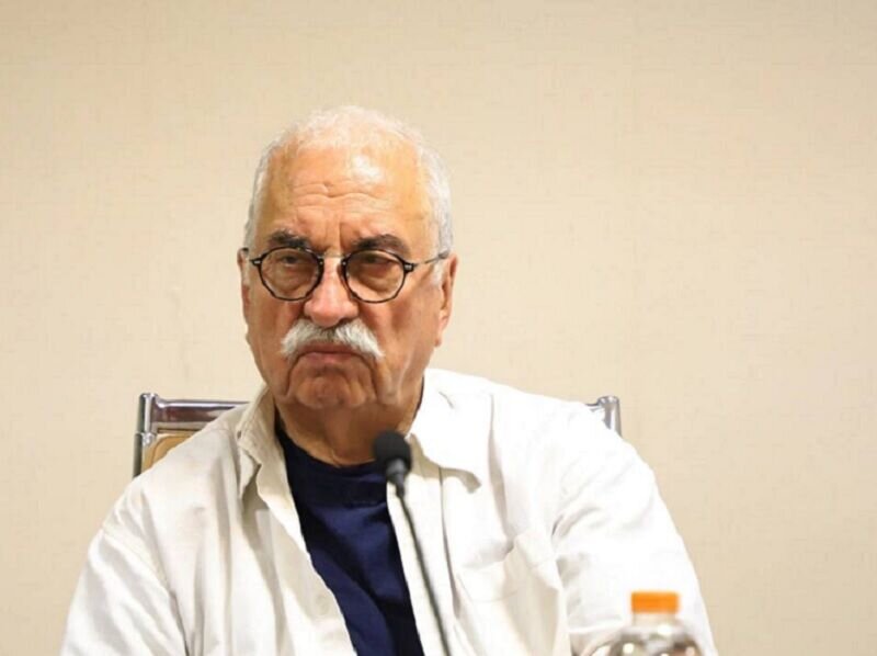 وجود یک توده بزرگ در لوزالمعده آقای کارگردان/ تعدد لولهها کلافهکننده بود، آمپول بیهوشی تزریق شد