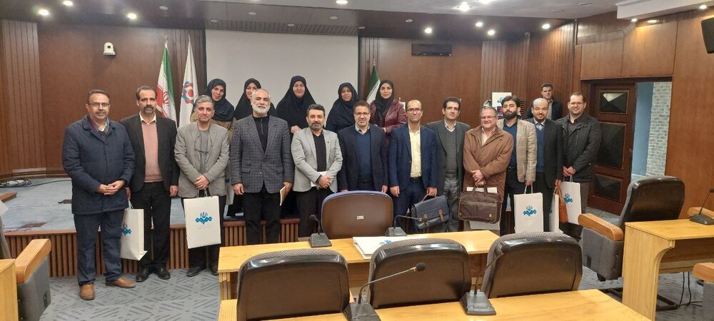 مجموعههای تلویزیونی، نقش مهمی در الگوسازی زبانی دارند