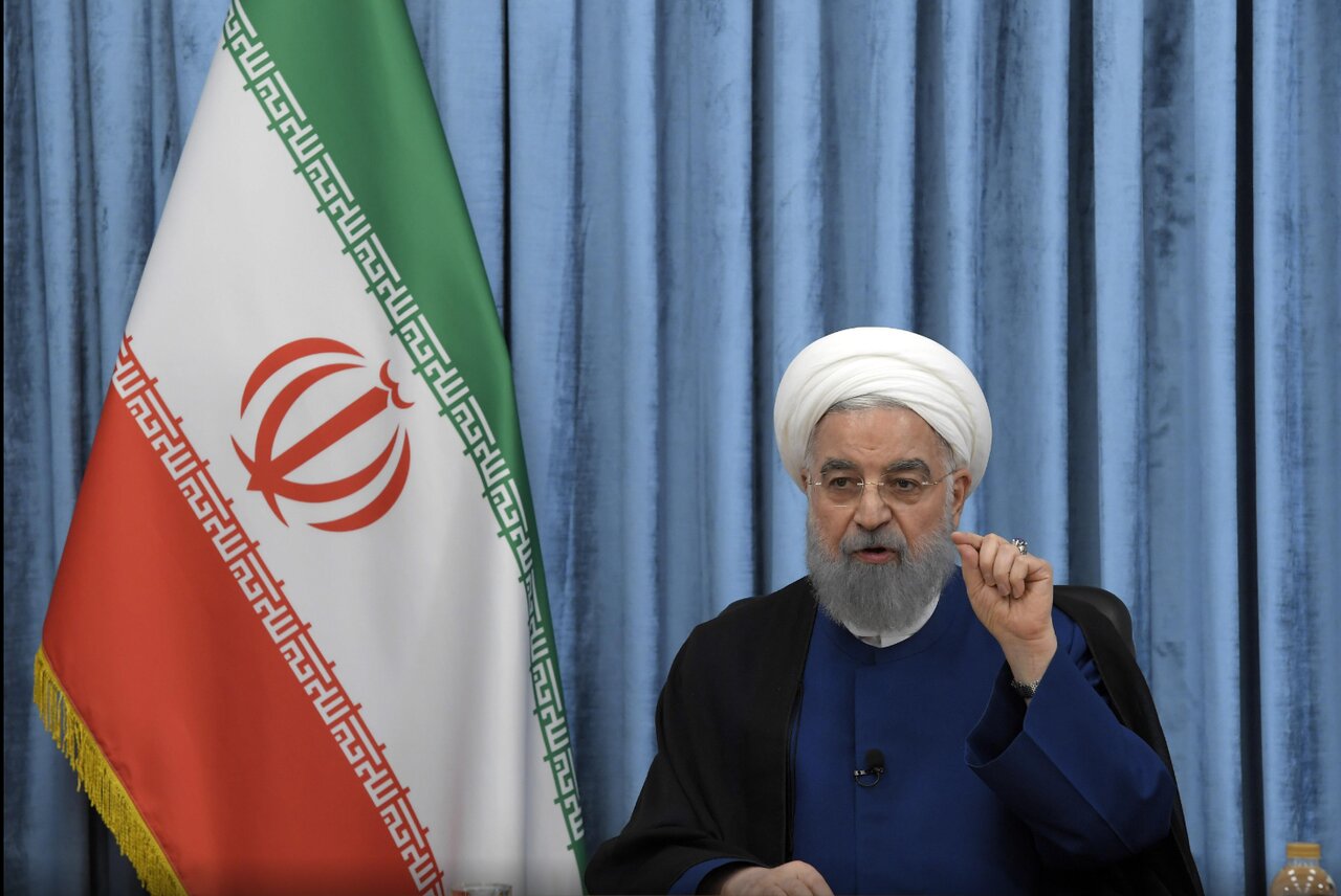 اظهارات مهم حسن روحانی درباره مذاکرات/ مردم و نظام سالهای ۸۲ و ۹۲ مانع جنگ شدند/ بهار 1400 یک امضا تا توافق بود؛ اما نگذاشتند/ نباید مردم را آزار داد