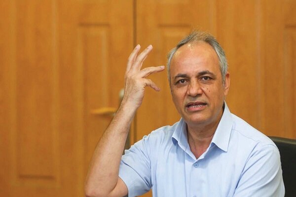 انتقاد تند احمد زیدآبادی: هیچ سیاست روشنی بر دستگاه عریضوطویل صداوسیما حاکم نیست/ صداوسیما تبدیل به سازمانی آشوبزا و کجکارکرد شده است
