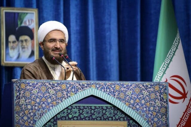 امام جمعه تهران: غلط دیگری کنید، دو سوم دیگر تلاویو به جهنم می رود/به رئیس کله پوک آمریکایی میگویم بلایی سرتان می آید که برای همیشه گورتان را گم کنید