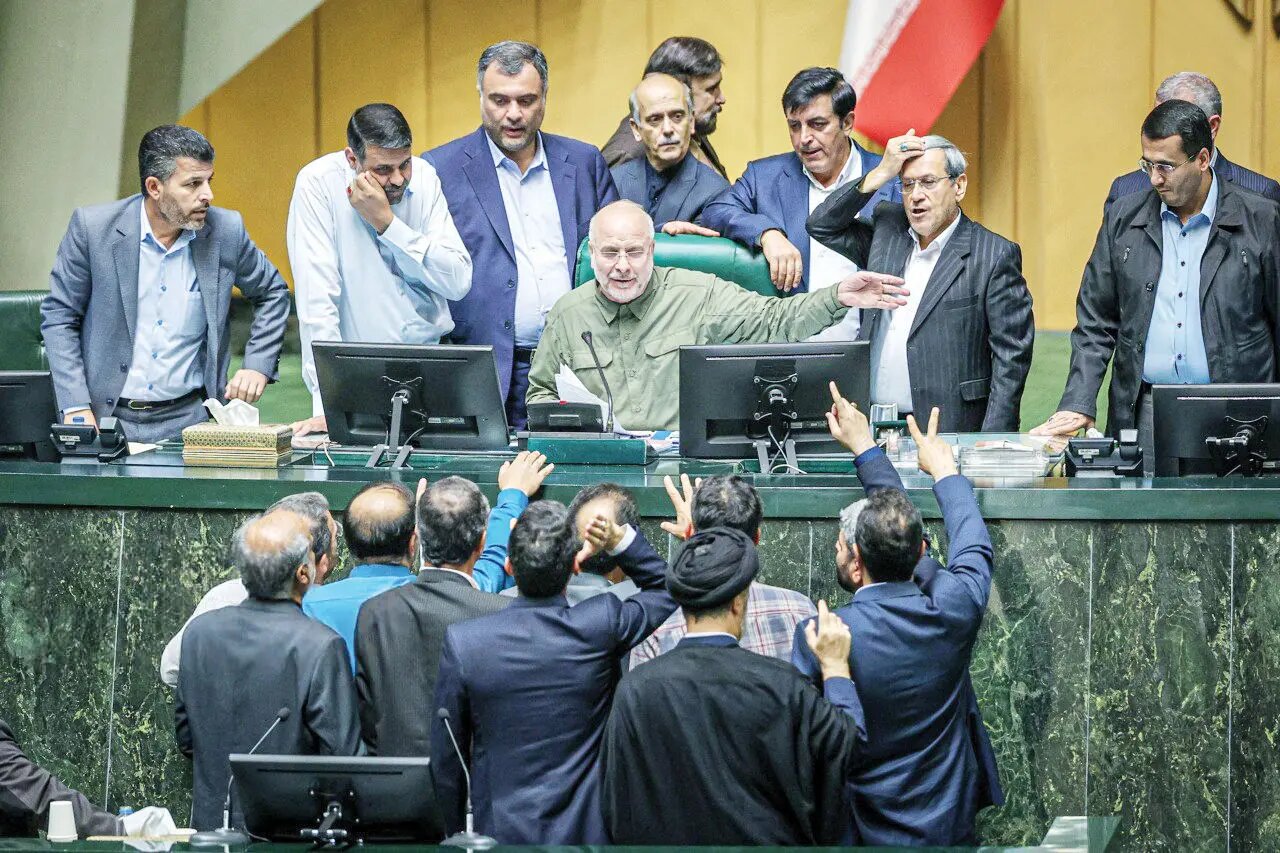 اکثریت نمایندگان با طرحهای چندفوریتی پس از جنگ ۱۲ روزه توسط تندروها همراهی نکردند/ افراطیون می خواستند بمب اتم بسازند،تنگه هرمز را ببندند و...