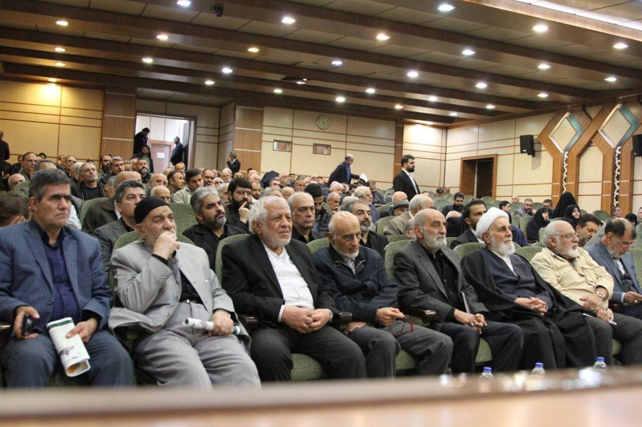 حسین شریعتمداری در کنار میرسلیم/ ناطق نوری هم آمده بود + تصاویر دوازدهمین سالگرد درگذشت مرحوم حاج حبیب الله عسگراولادی