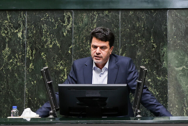 انتقاد نماینده اصفهان از عدم پاسخگویی وزارت نیرو/ اقناع مشروط یزدیان از پاسخهای وزیر نیرو/ فرصت ۶ ماهه برای اجرای برنامه ها