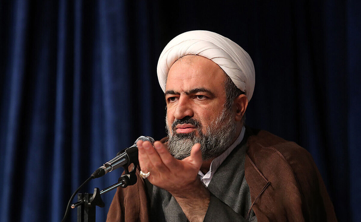حمید رسایی 7سال پیش: حاج قاسم سلیمانی دستبوس ابوموسی اشعری است/ حمید رسایی 1404: حاج قاسم مانند مصباح یزدی است