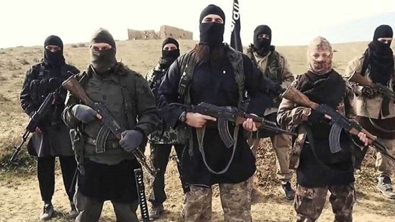 داعش مسئولیت قتل ۴ نیروی امنیتی سوریه در شهر رقه را بر عهده گرفت