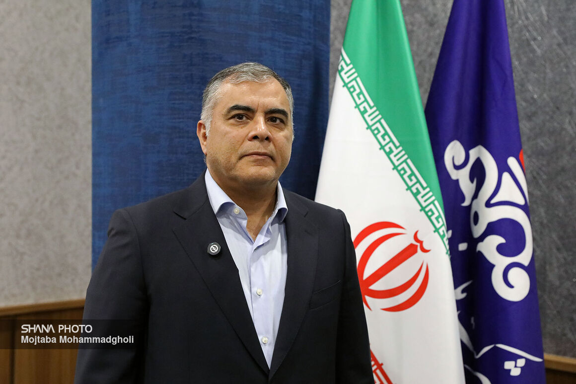 پاک‌نژاد: نگران معامله آمریکا با مشتریان نفت ایران نباشید
