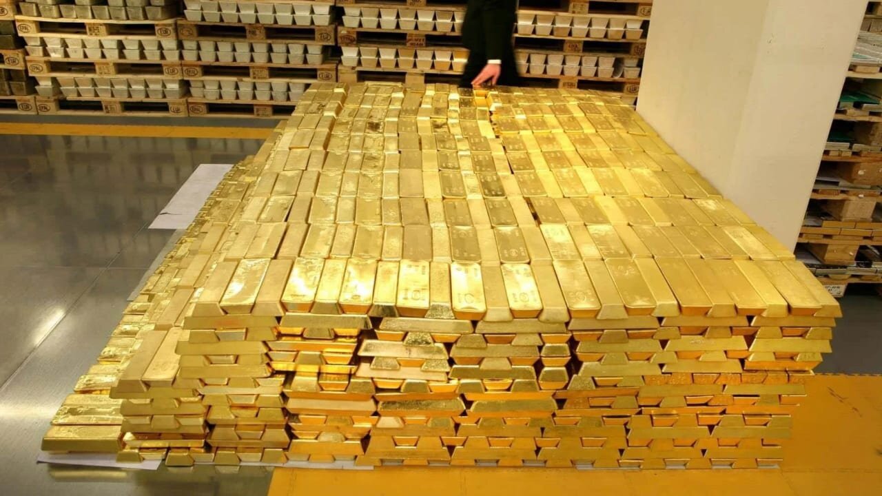 طلا در اوج، دلار در سراشیبی!