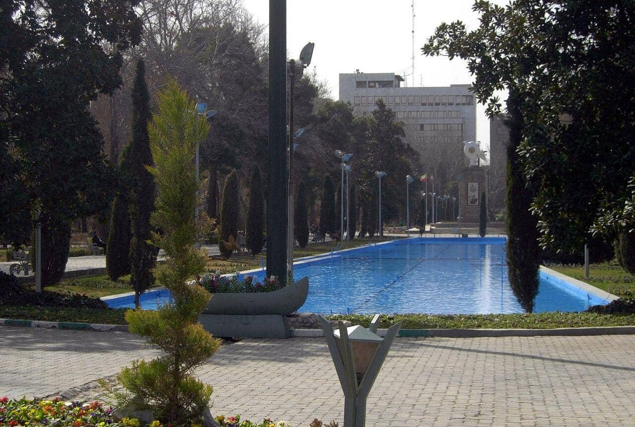 گشت و گذار در قدیمیترین بوستان شهر