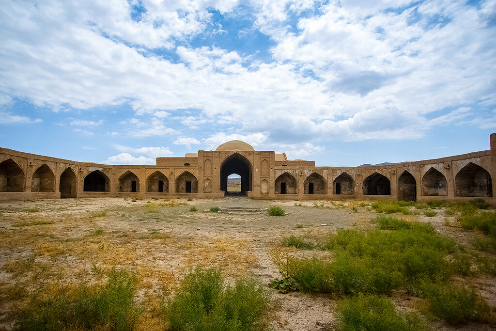 کاروانسراهای آهوان از ثبت جهانی خارج می شود؟ | توضیح مدیر کاروانسراهای ایران