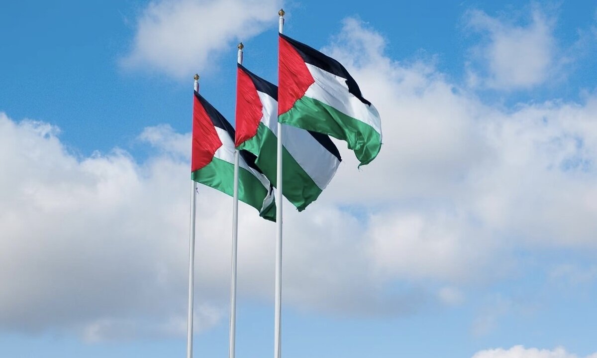 | نماینده جدید پارلمان اسکاتلند سوگند پارلمانی را با چفیه فلسطین ادا کرد