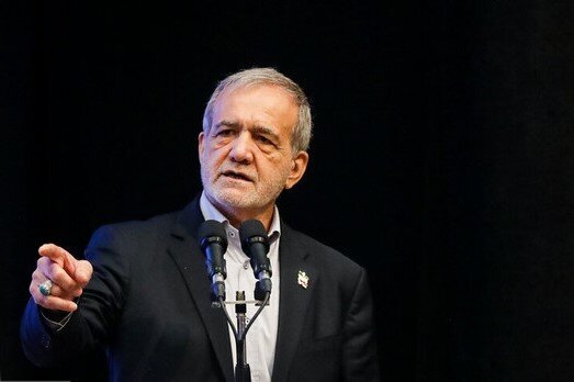 | پزشکیان: حتی اگر آمریکا راه ما را بسته باشد، اگر اراده کنیم راه عبور را پیدا میکنیم