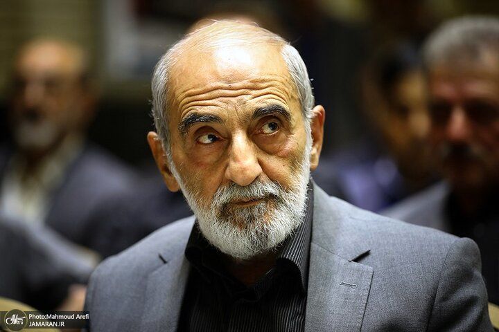 حمله شریعتمداری به عباس عراقچی/ شورای عالی امنیت ملی بدون فوت وقت بیشتر، یکی از اعضای محترم را به عنوان سخنگو به مردم معرفی کند