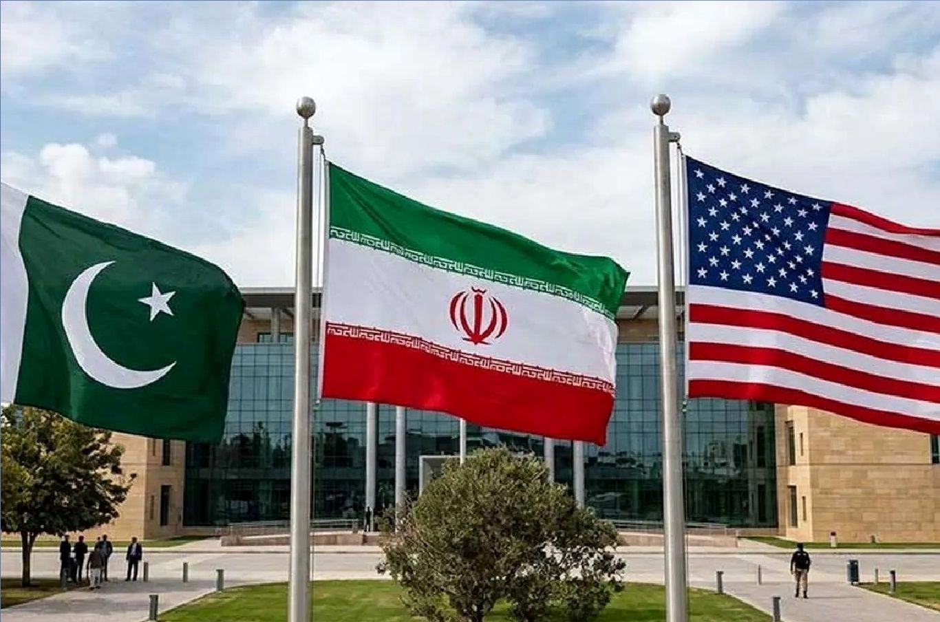 احتمال صدور بیانیه مشترک بیشتر شد / تنفس نیم ساعتهای که ۶ ساعت طول کشید / آخرین وضعیت مذاگرات ایران و آمریکا در سوئیس