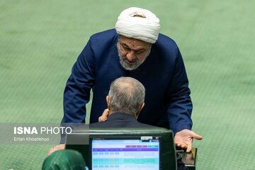 انتقاد روزنامه جوان از طرح مسئله زندانی شدن رسایی در تجمعات شبانه/ باید اجازه دهیم که تجمعات و حرکت امت مبعوث در چارچوب امر ملی باقی بماند