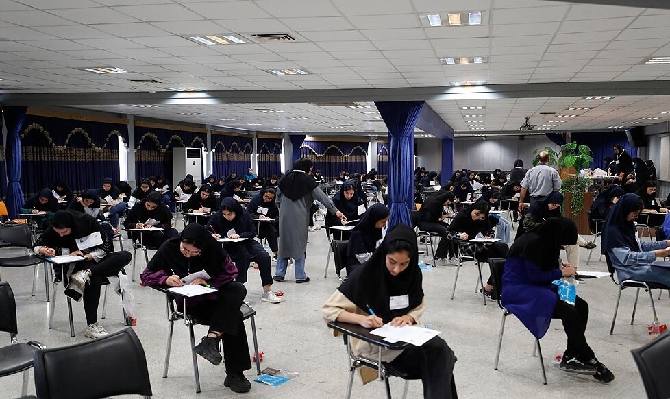 توئیت عجیب یکمراقب امتحان نهایی درباره تقلب/ عکس