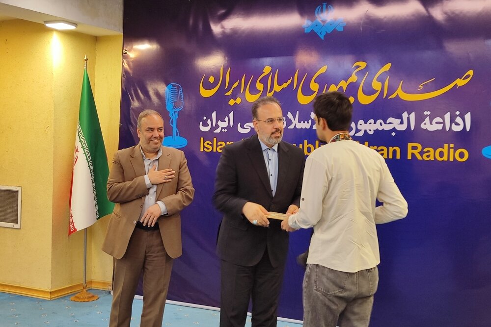 رسانه ملی باید همه سلیقهها را پوشش دهد؛ محدودیتی در فضای مجازی نداریم
