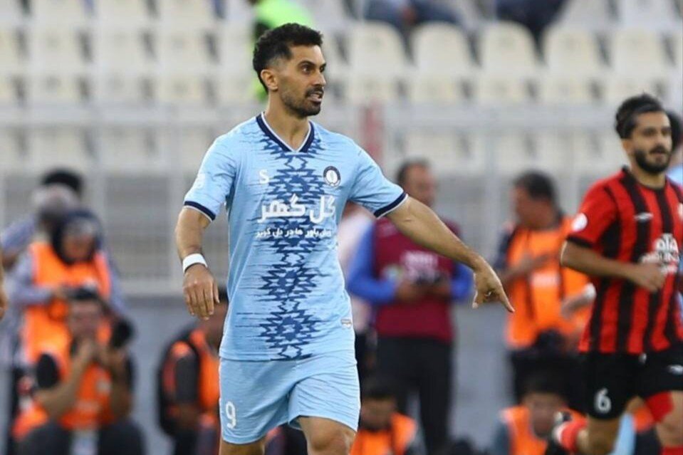 پاسخ منفی عالیشاه به تقدیر پرسپولیس؛ کاپیتان با مدیران تیم سابق رودررو نشد!