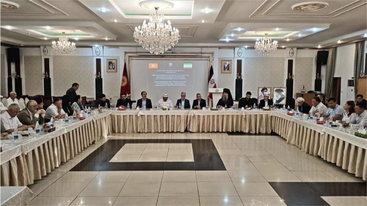 وزیر فرهنگ: تمدن ایرانی فرهنگ صلح را در کنار دفاع از حیثیت ملی دنبال کرده است