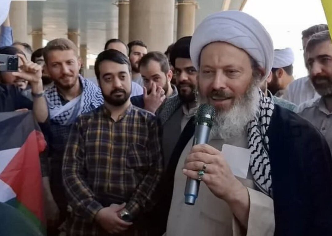 انتقاد تند روزنامه نزدیک به رئیس مجلس از شیخ غلامرضا قاسمیان و انتشار کلیپ جزیره کیش