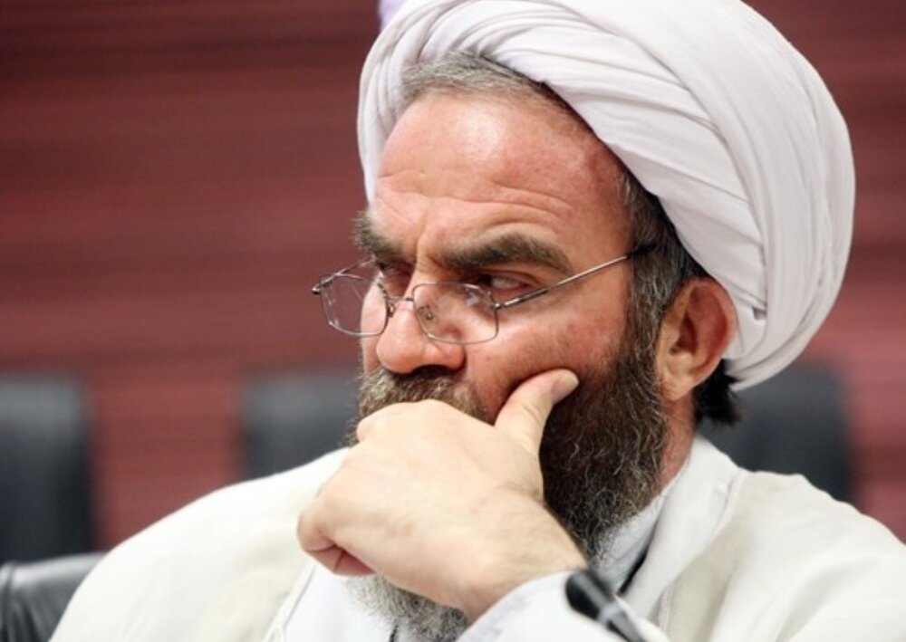 غرویان: منافقین داخلی می خواهند پزشکیان را از صحنه خارج کنند/ پزشکیان باید از خاتمی، روحانی و ظریف استفاده کند/ طیف سعید جلیلی هنوز هم دست بردار نیست