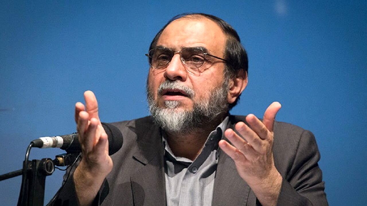 ادعای عجیب رحیمپور ازغدی درباره موشک های نقطه زن
