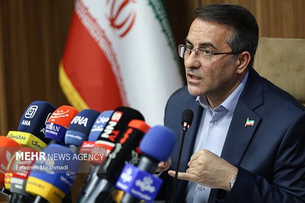 بازدید رئیس سازمان اداری و استخدامی از شعبه تأمین اجتماعی غرب تهران