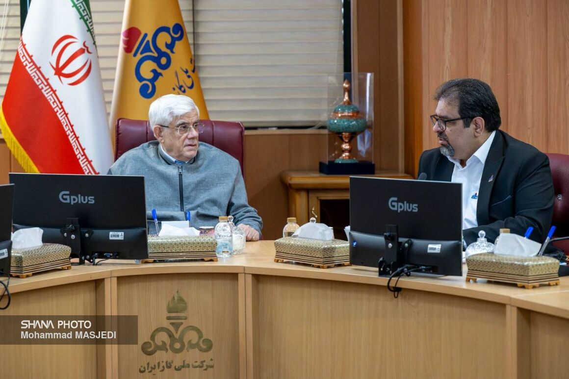 کارکنان صنعت نفت در زمانی کوتاه آسیبهای ناشی از جنگ را جبران کردند
