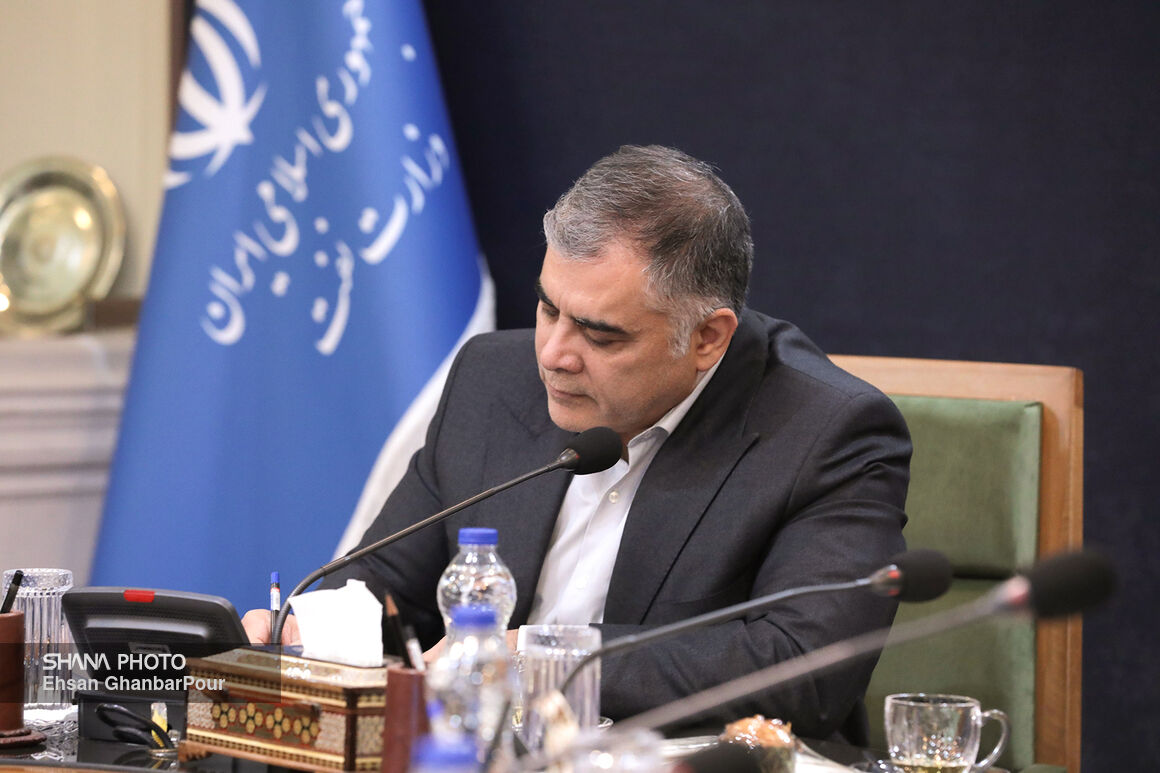 قدردانی پاکنژاد از رئیس پیشین هیئترئیسه صندوقهای بازنشستگی نفت