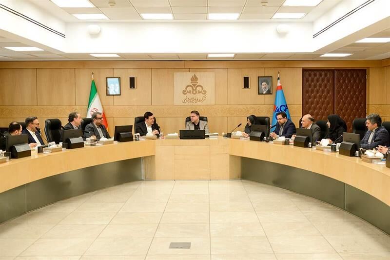 پیگیری تأمین مالی طرحهای اولویتدار پتروشیمی با همکاری بانکها