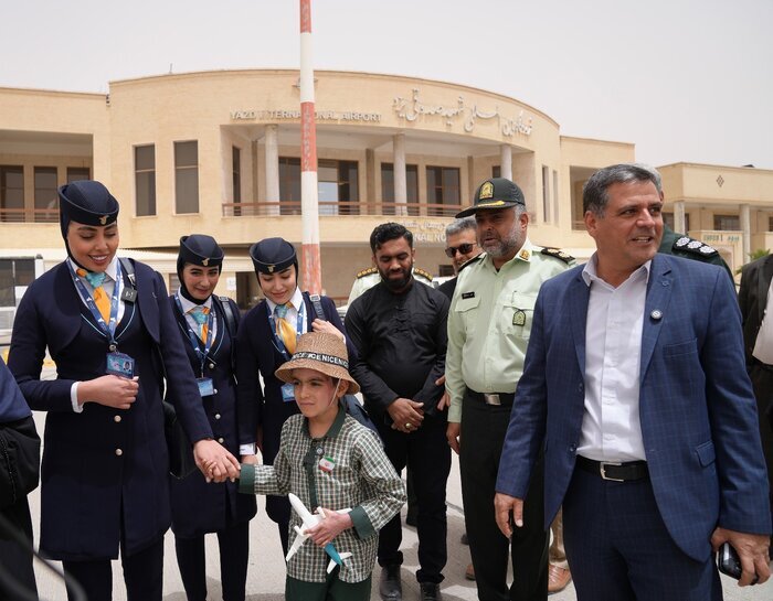 کودک بازمانده از جنابت میناب، خلبان شد + عکس و ویدئو