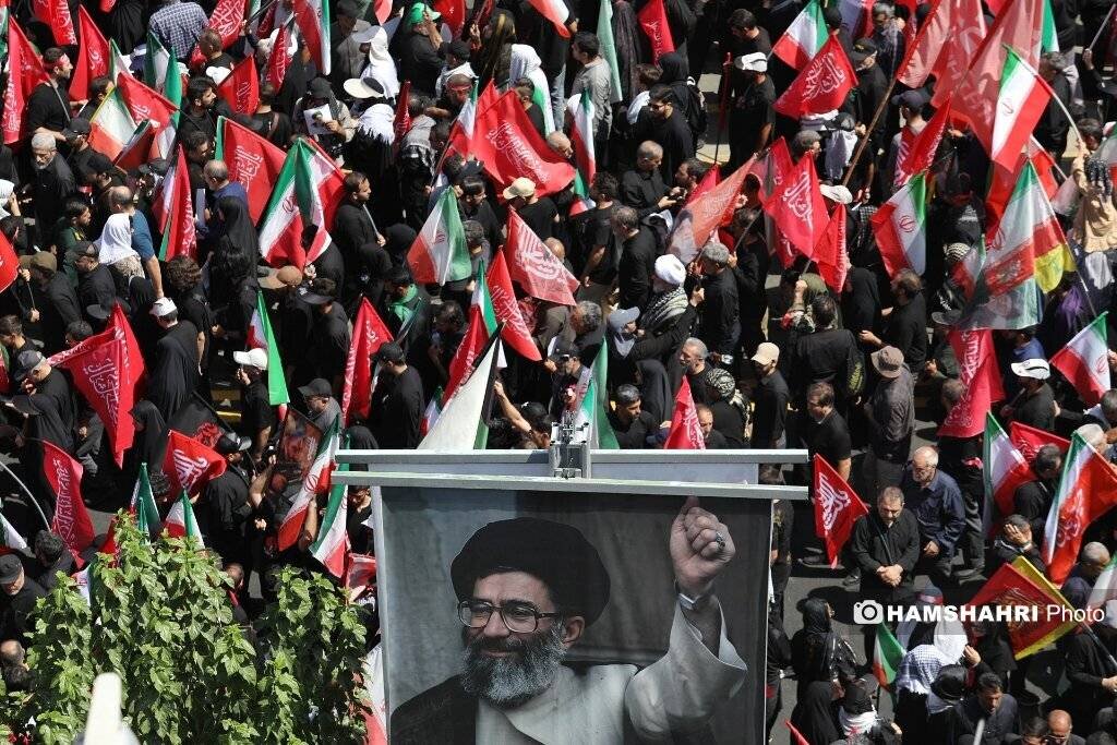 میعادگاه سوگواران | روایت مردمی که برای مراسم تشییع به تهران آمدند