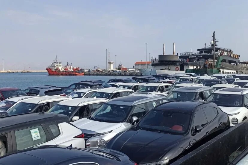 واردات خودرو متوقف نشده است