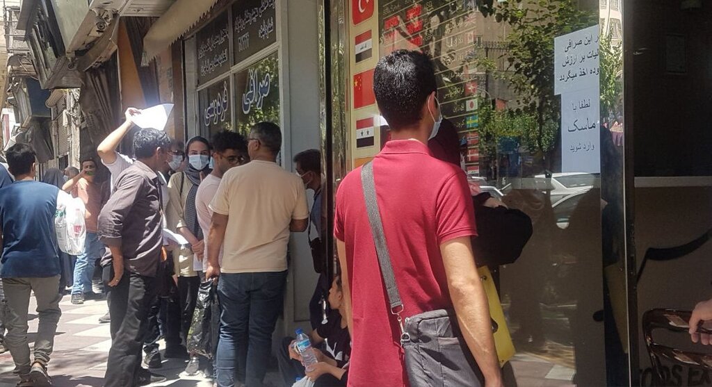 ثبات قیمت دلار؛ مداخله جواب میدهد؟ | عبدالناصر همتی از روزهای تعیینکننده ارزی پیشرو میگوید