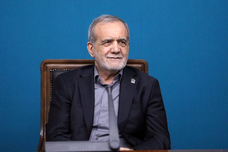 پزشکیان: باید دشمن را وادار کنیم به تفاهمنامه پایبند بماند