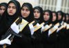 عکس | این دو زن با چشمان بسته کلاشینکف را باز و بسته میکنند! عکس | این دو زن با چشمان بسته کلاشینکف را باز و بسته میکنند!