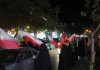 خروش جانفدایان شهرک شهید رجایی مشهد در زنجیره انسانی شبانه خروش جانفدایان شهرک شهید رجایی مشهد در زنجیره انسانی شبانه