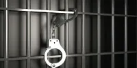 تراژدی حقوق بشر در آمریکا / زنان سیاهپوست باردار در غل و زنجیر وضع حمل میکنند!؟