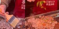 ببینید | فروش یخ سرخ کرده در چین به عنوان وعده غذایی!