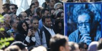 عکس | سنگ قبر بسیار ساده داریوش مهرجویی؛ تصویری که شبنم مقدمی از مزار کارگردان محروم منتشر کرد
