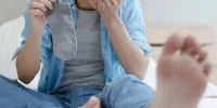 از بین بردن بوی بد کفش و پا با چند روش فوری و کاربردی